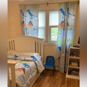 Kids bedding Dinosaur set with curtains and free rug( used)